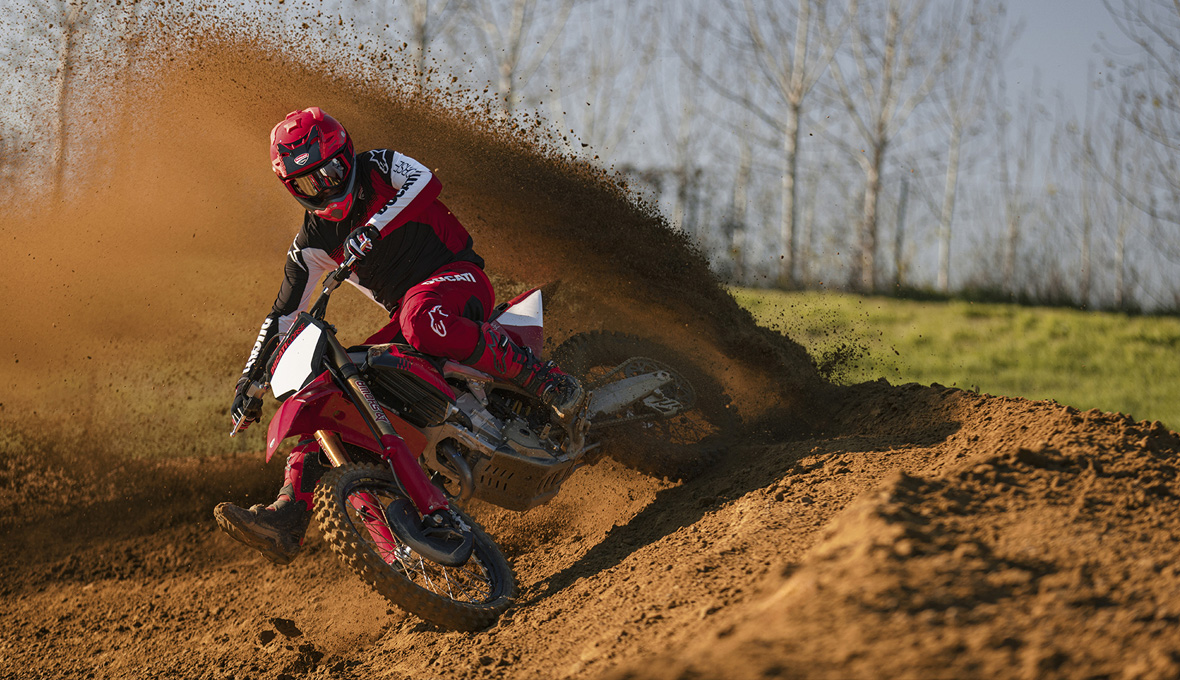 Novi Desmo450 MX Factory